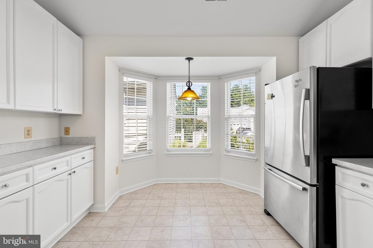11318 Savannah Dr - Photo 6 of 34
