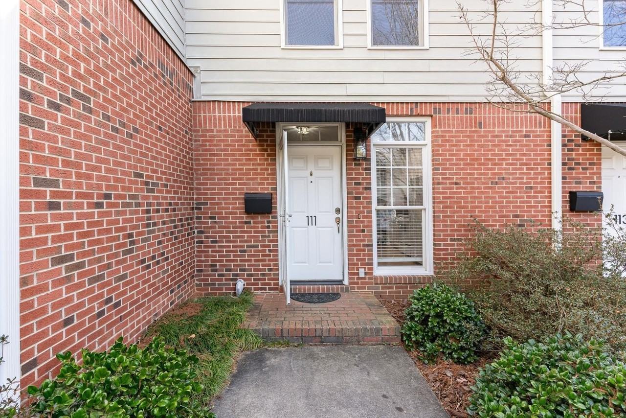 111 Ellington Oaks Ct - Photo 3 of 25