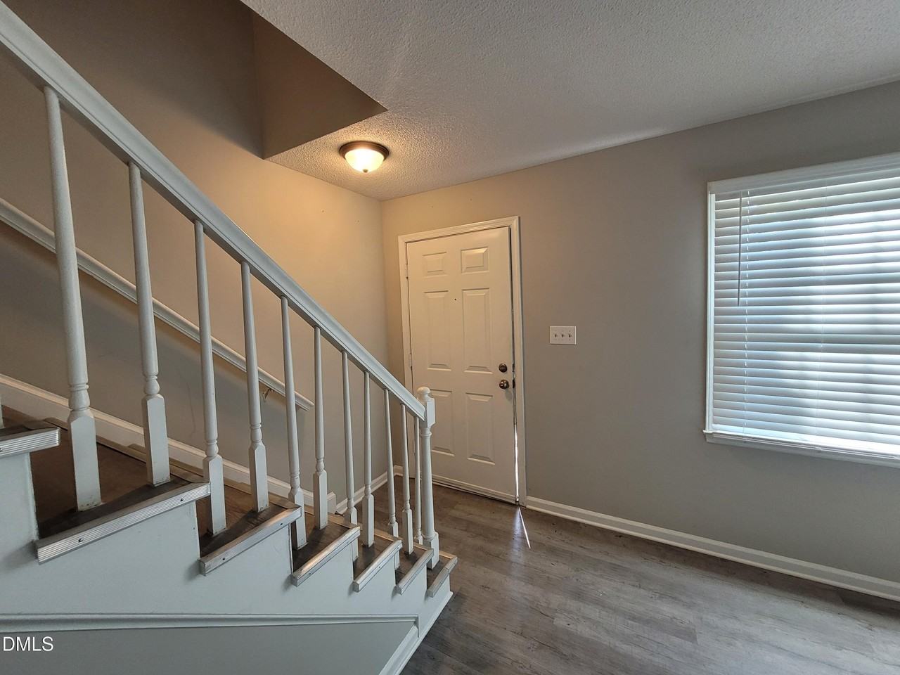 920 Jason Ct - Photo 2 of 25