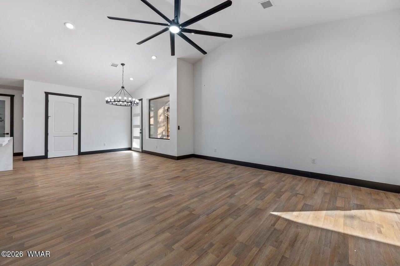 2701 W Villa Loop - Photo 4 of 28