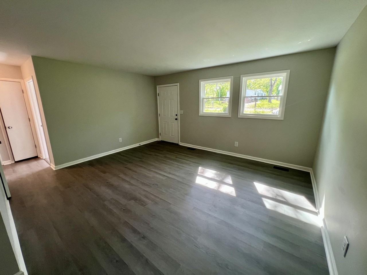 809 S Franklin St #809 - Photo 3 of 10