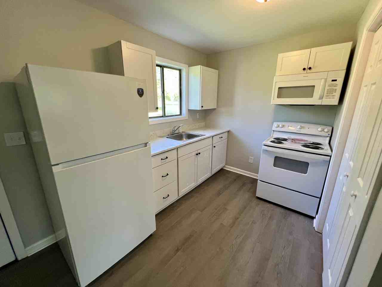 809 S Franklin St #809 - Photo 5 of 10