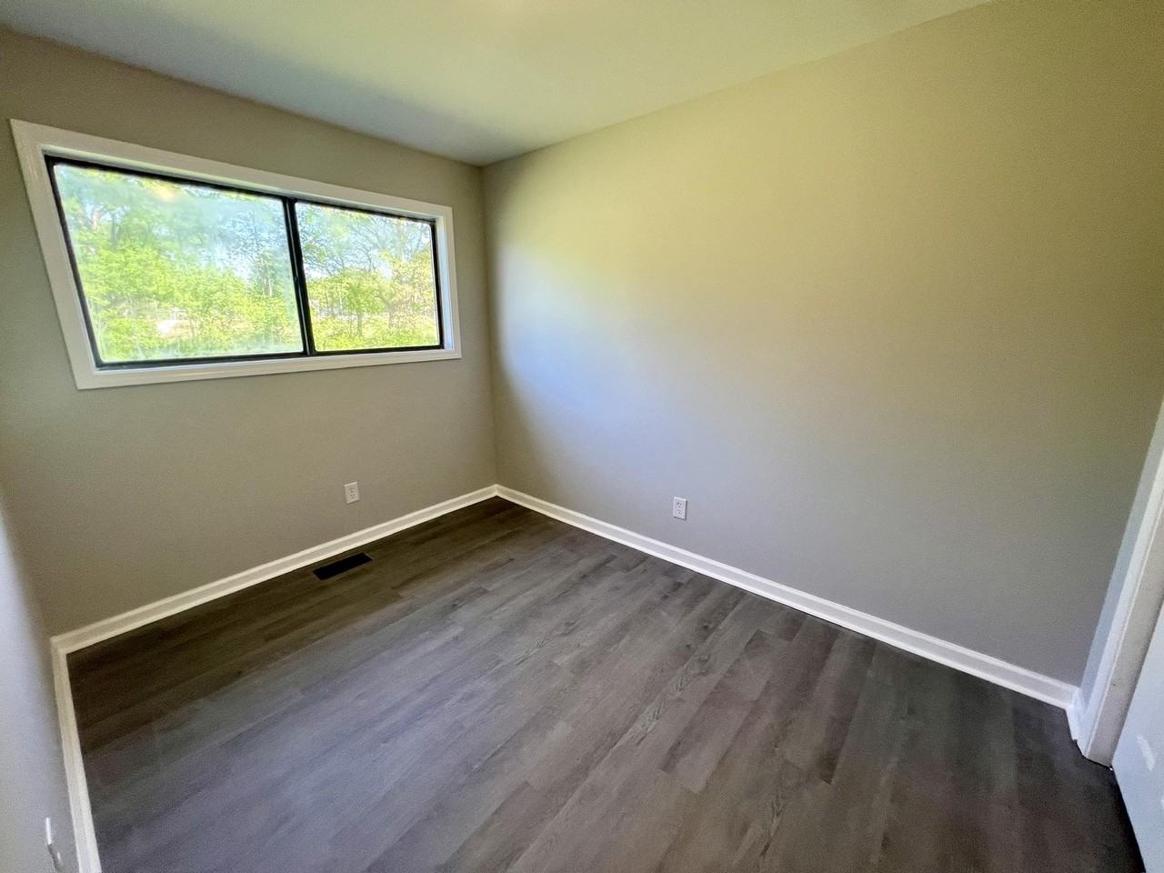 809 S Franklin St #809 - Photo 7 of 10