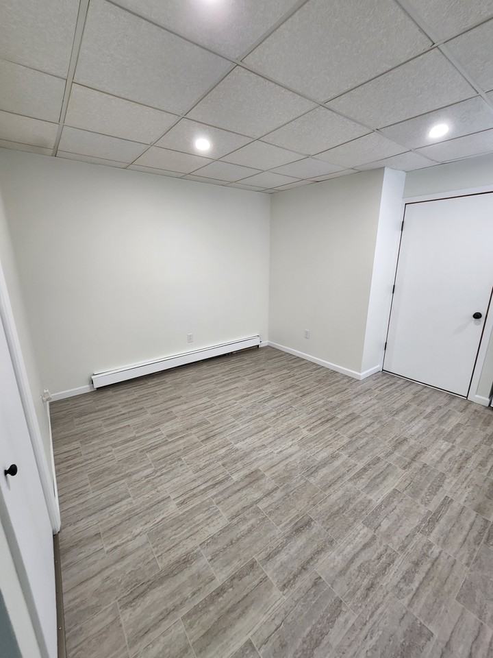 517 1st Ave S #3 - Photo 3 of 15