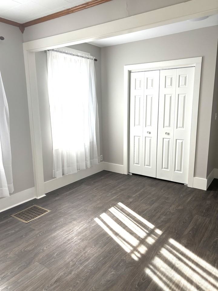 218 N 3rd St #1 - Photo 5 of 13