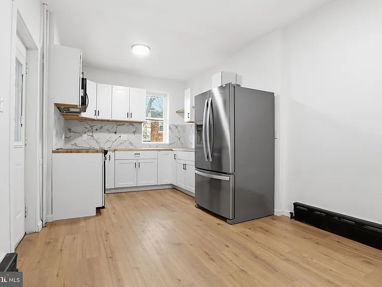 836 N Plum St - Photo 2 of 13
