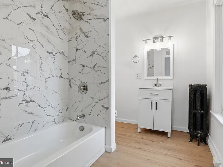 836 N Plum St - Photo 4 of 13