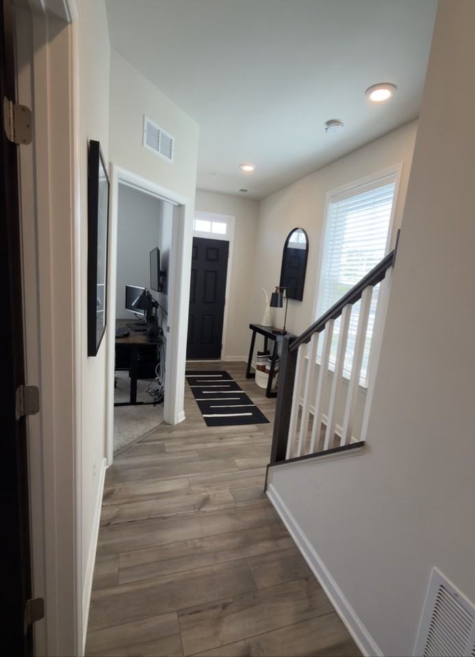 2770 Lanham Hill Cir - Photo 3 of 28