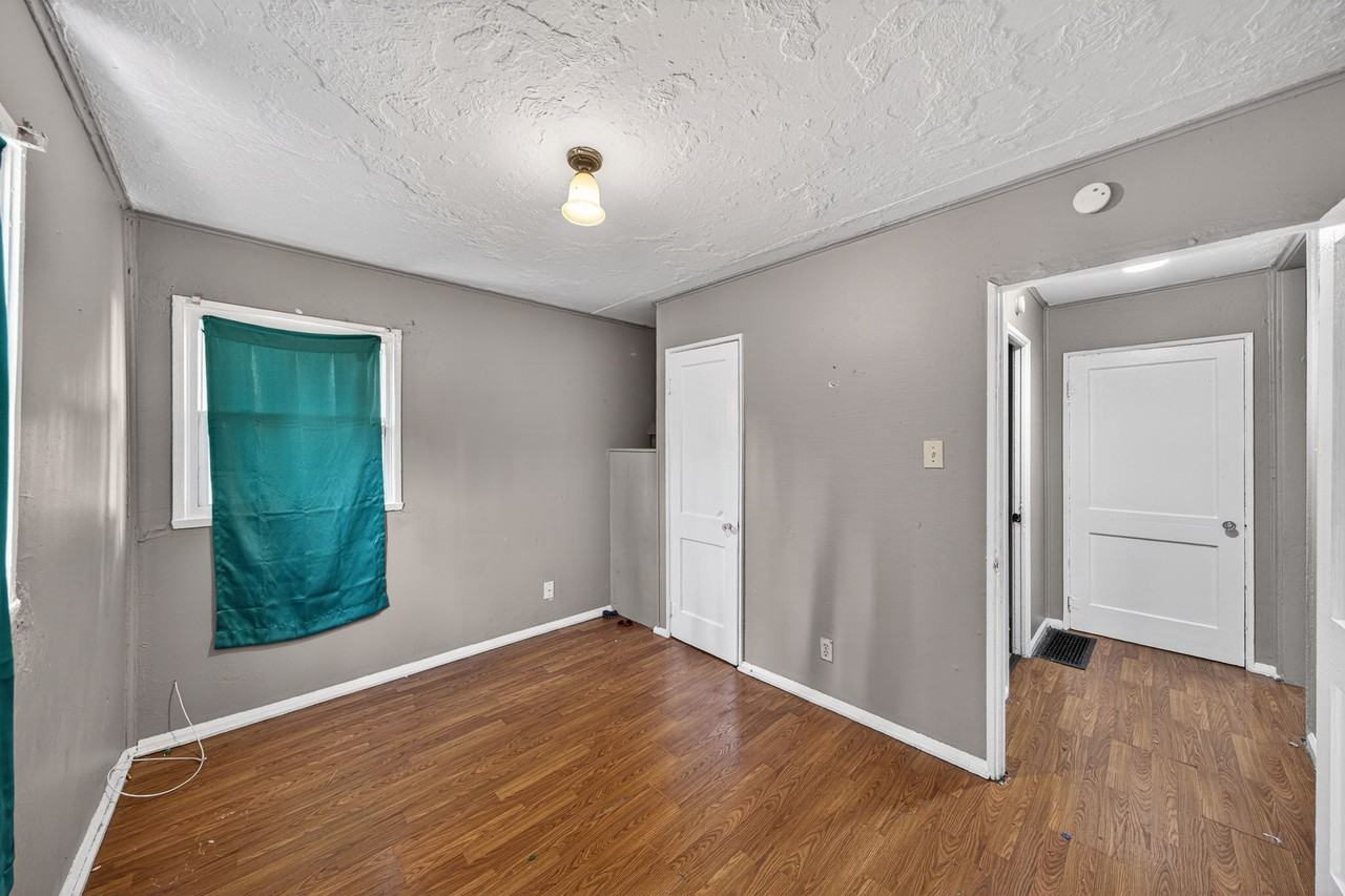 3220 Vermont Pl - Photo 6 of 17