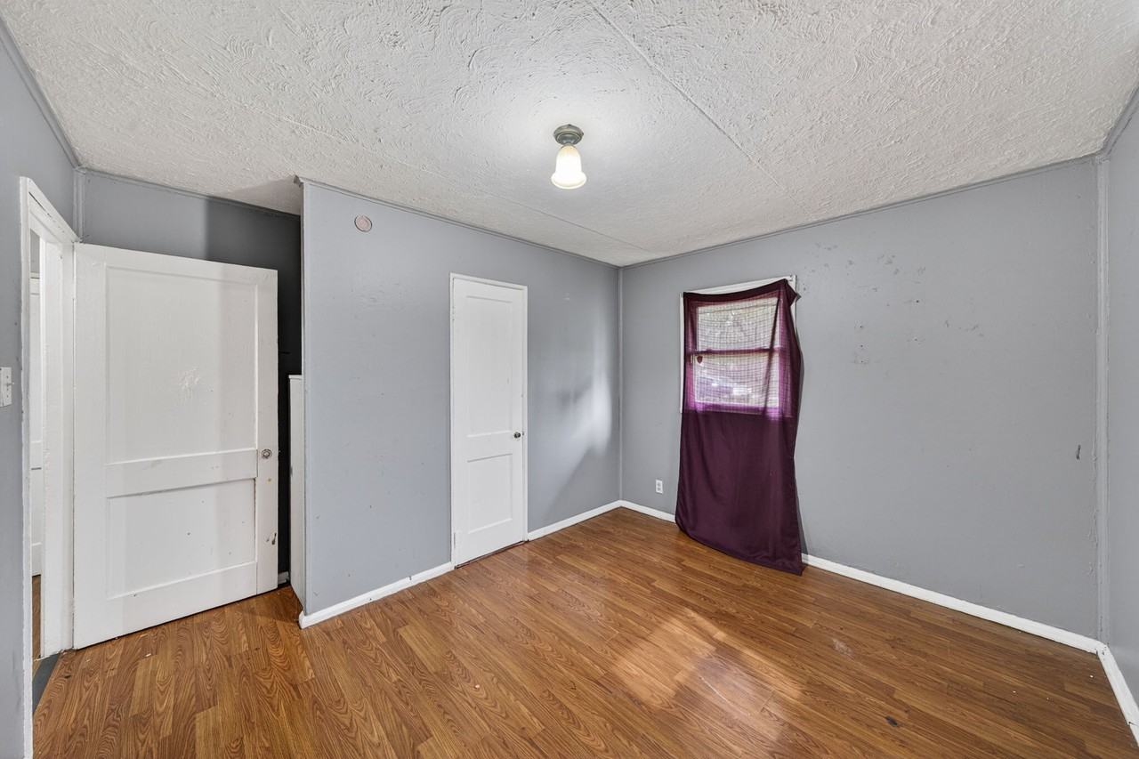 3220 Vermont Pl - Photo 7 of 17