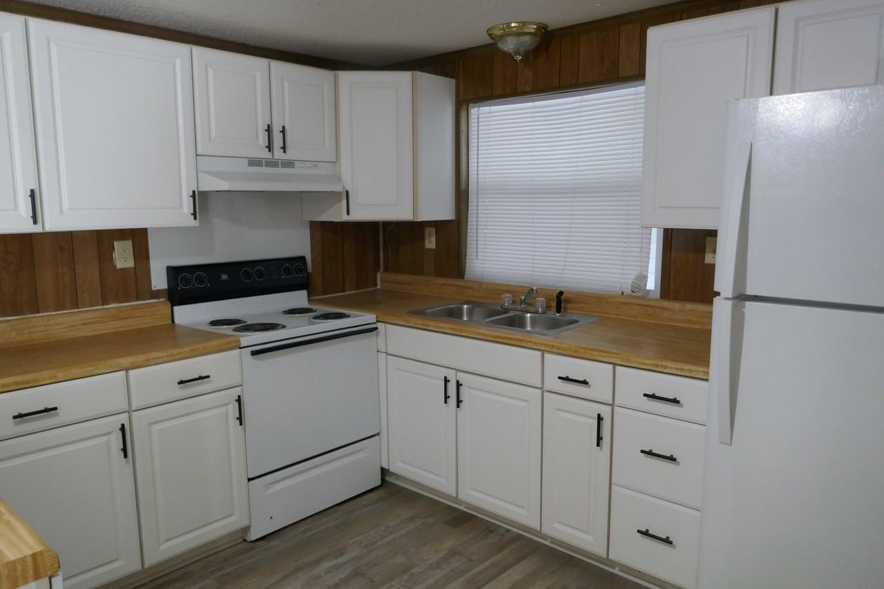 1409 Millpond Rd - Photo 2 of 7