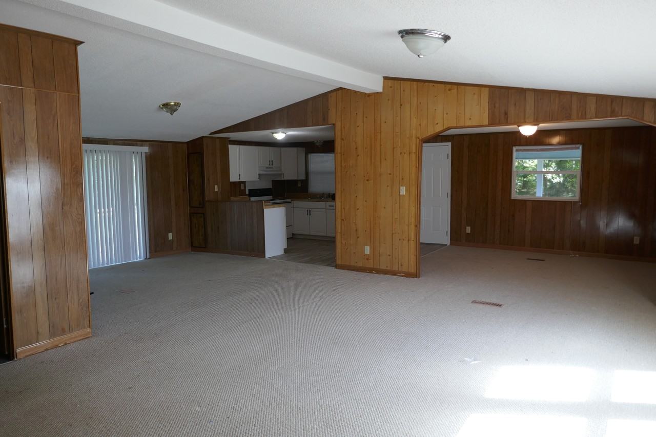 1409 Millpond Rd - Photo 4 of 7
