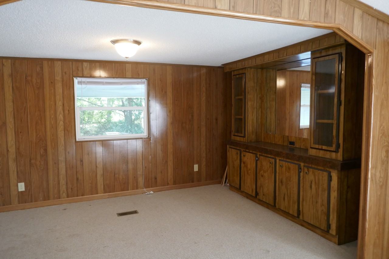 1409 Millpond Rd - Photo 5 of 7