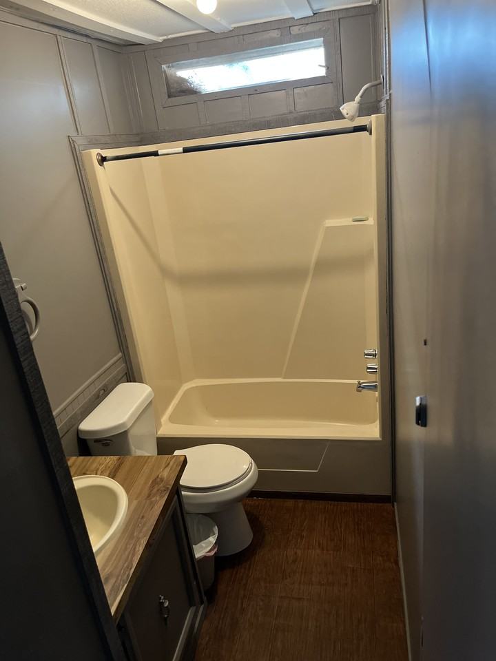5542 Whites Ferry Rd - Photo 4 of 11