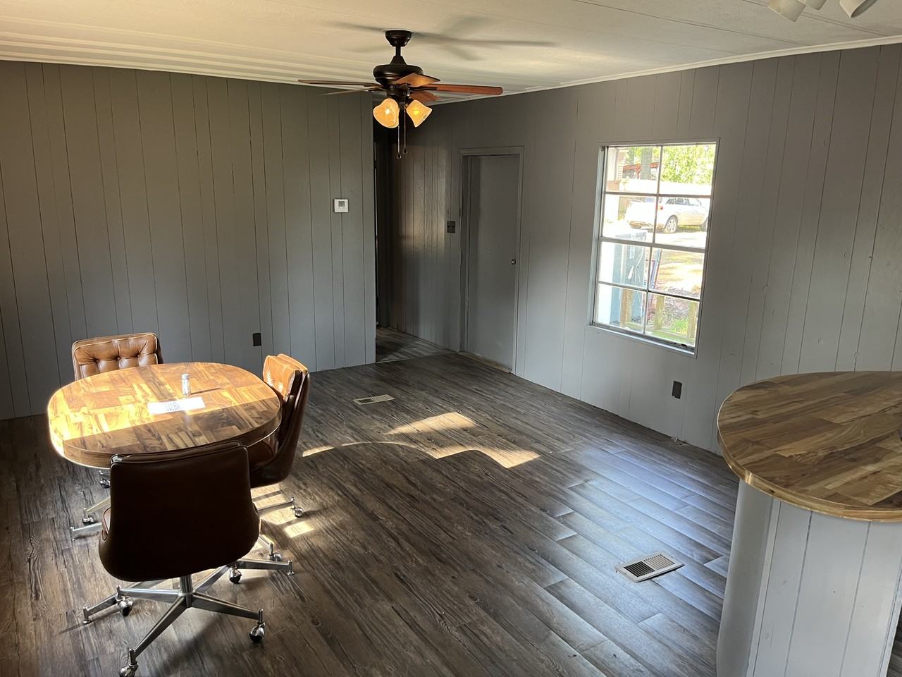 5542 Whites Ferry Rd - Photo 5 of 11