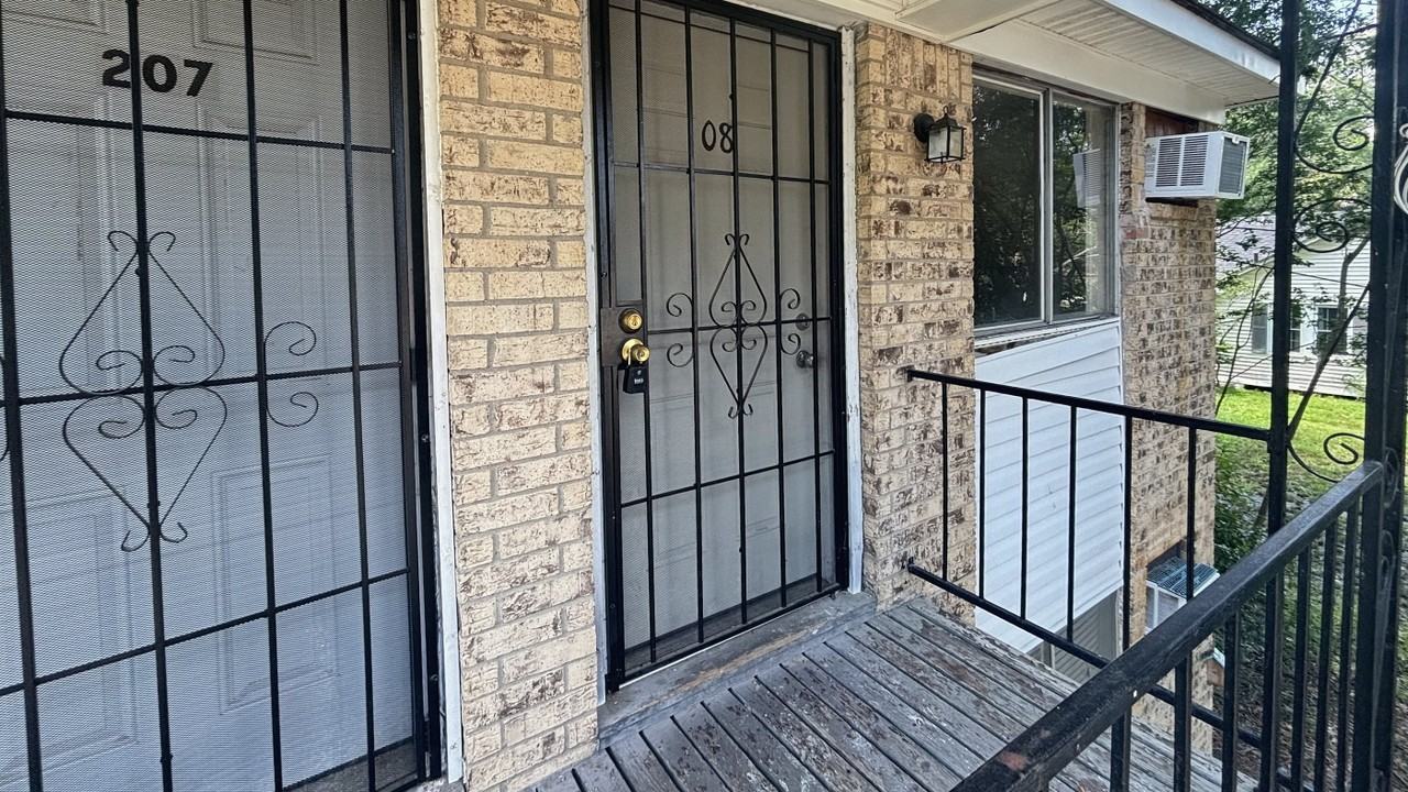 211 Hodge St #208 - Photo 4 of 13