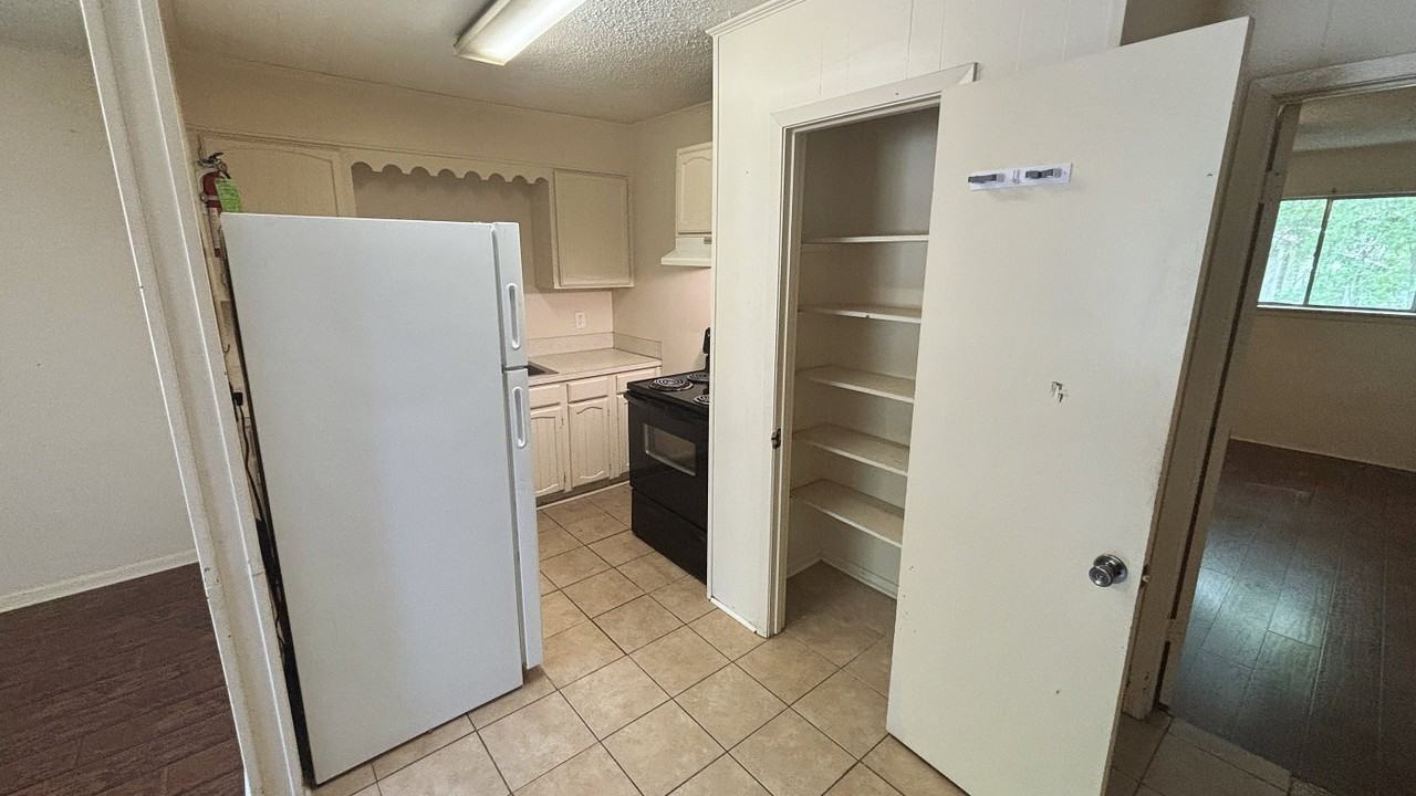 211 Hodge St #208 - Photo 7 of 13