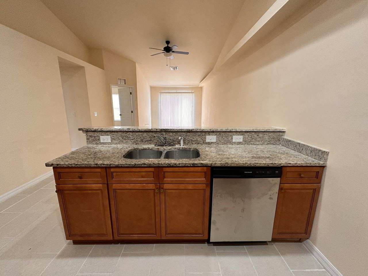 1136 Se 9th Ct - Photo 4 of 19