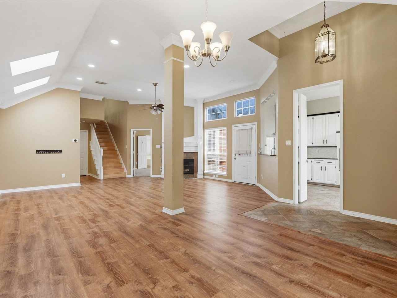 321 Old York Rd - Photo 7 of 31