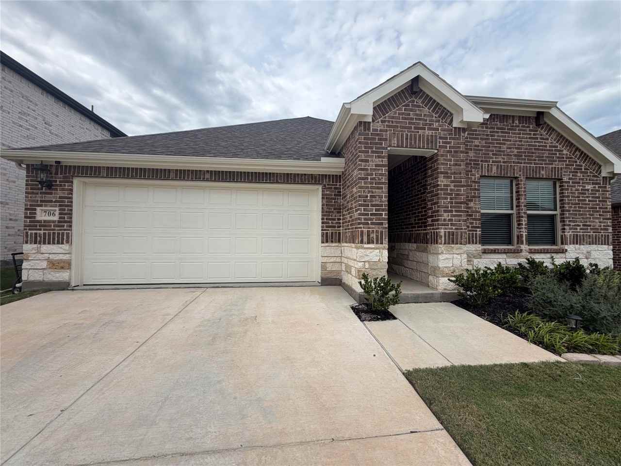 706 Easthill Dr