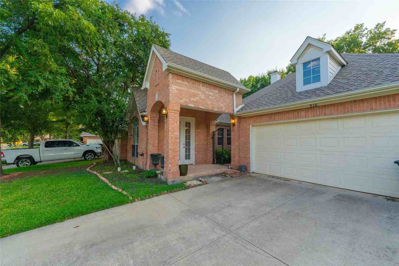 516 Arcadia Dr - Photo 2 of 38