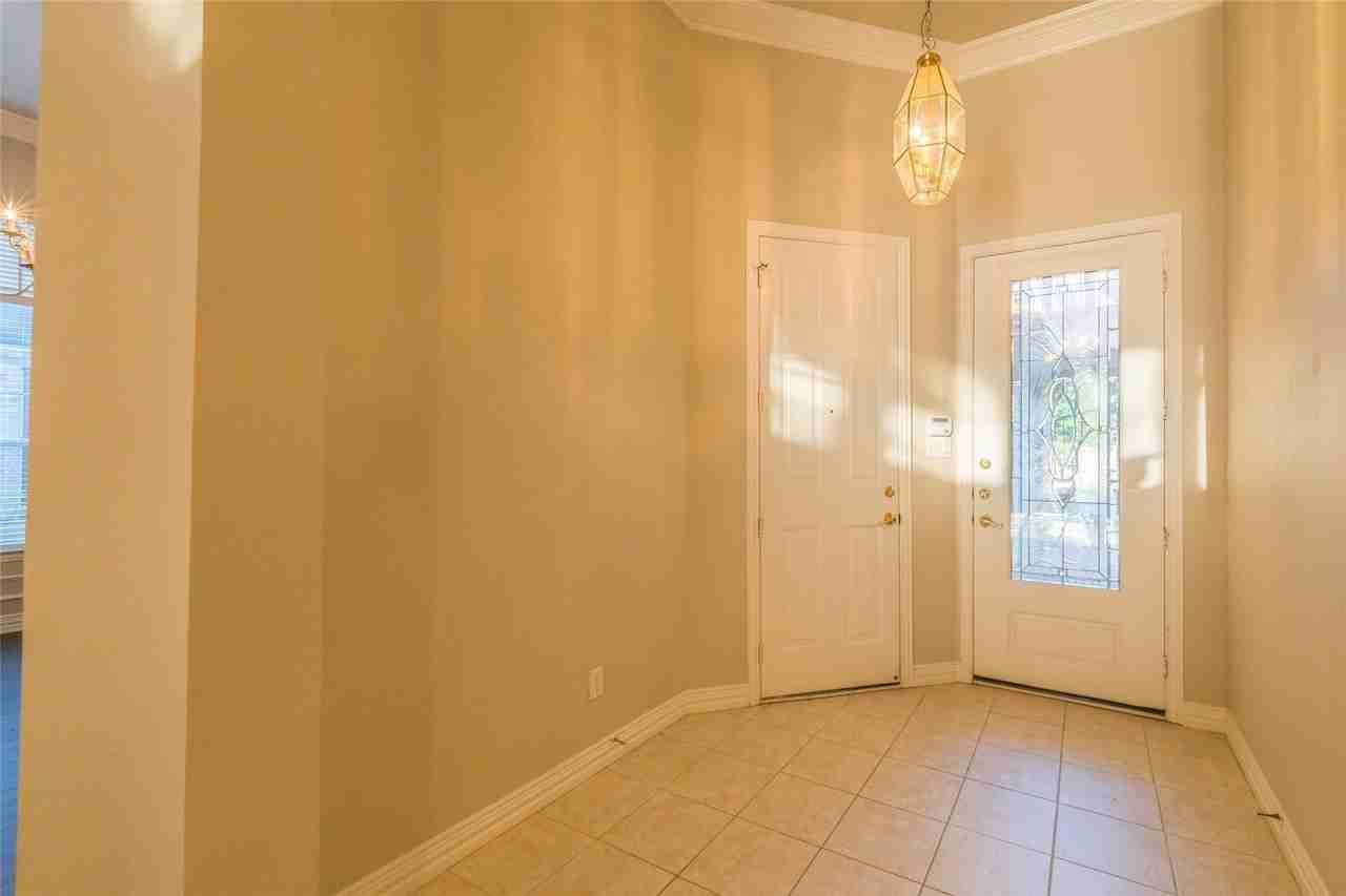 516 Arcadia Dr - Photo 5 of 38