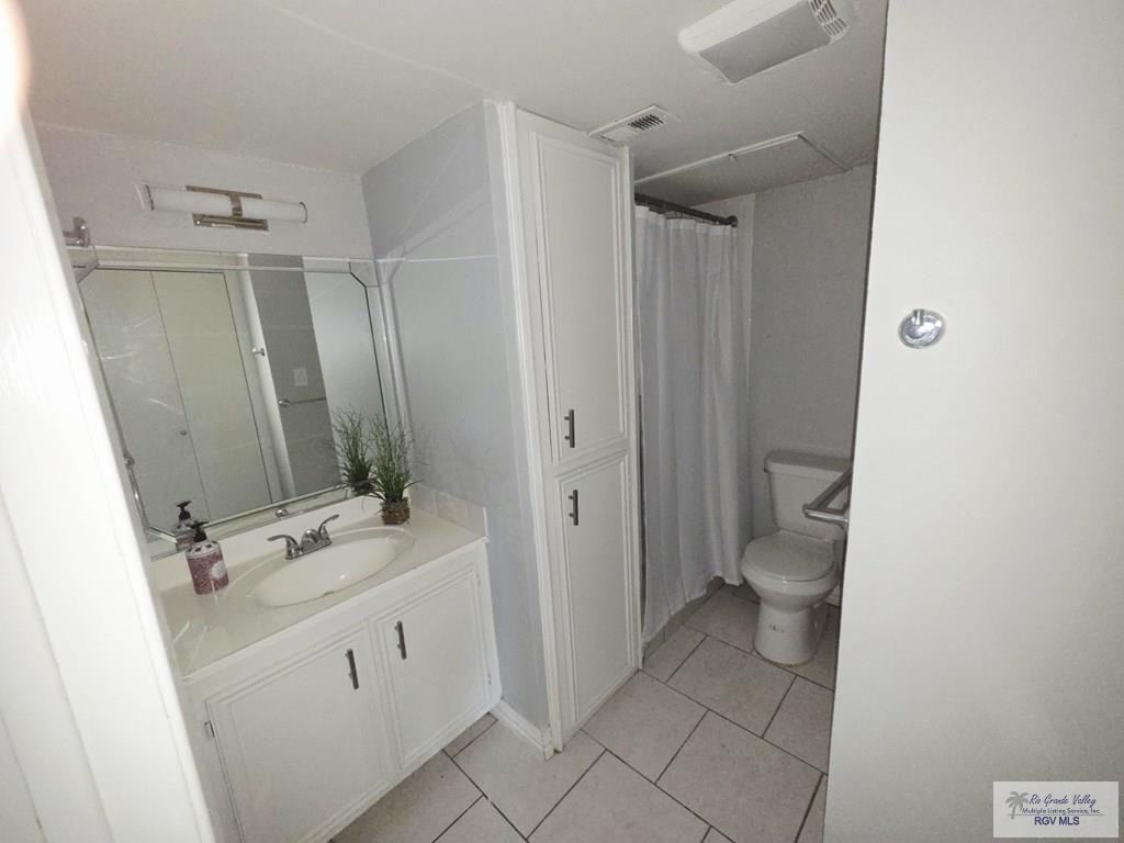 205 Calle Amistosa Apt 202 - Photo 4 of 14