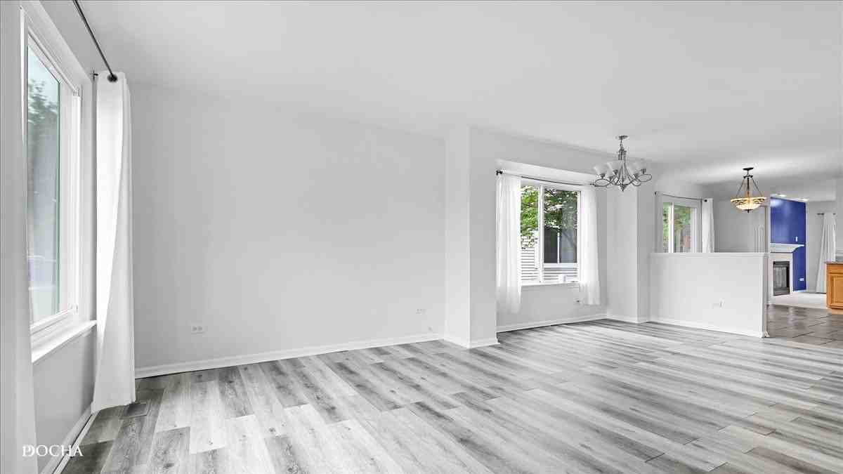 2449 Mayfield Dr - Photo 4 of 30