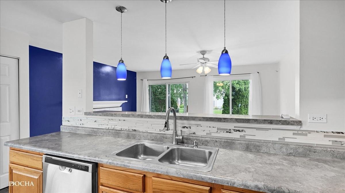 2449 Mayfield Dr - Photo 6 of 30