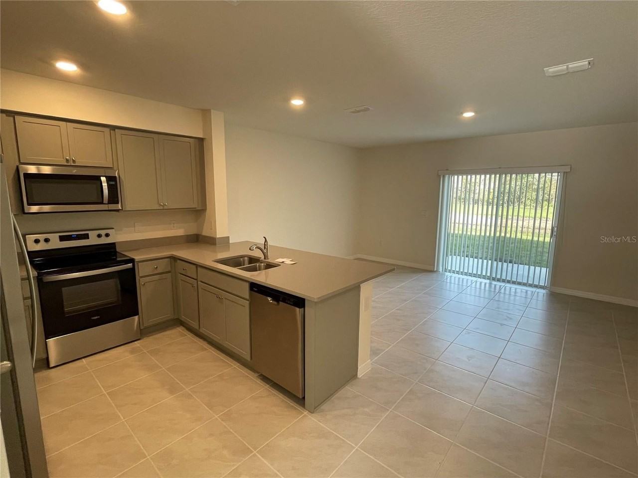 3057 Canary Ave - Photo 5 of 21