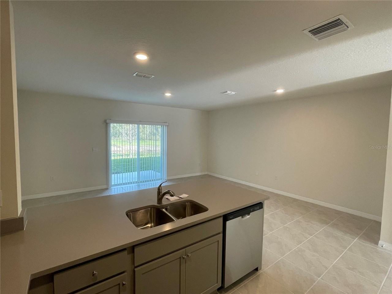 3057 Canary Ave - Photo 6 of 21