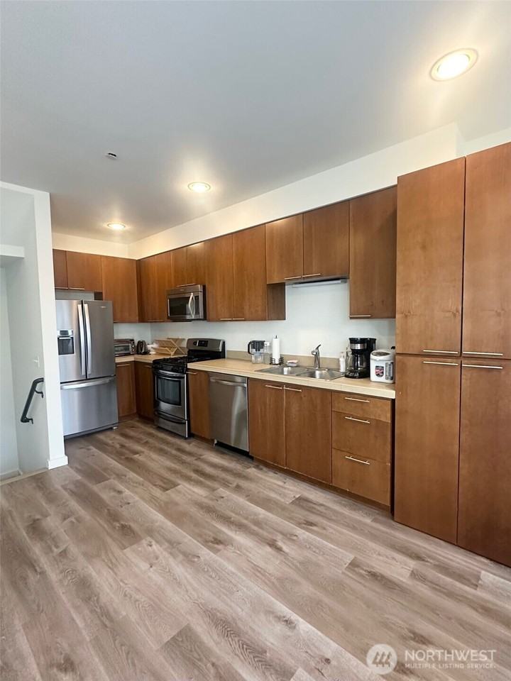 1214 N Northgate Way - Photo 5 of 13