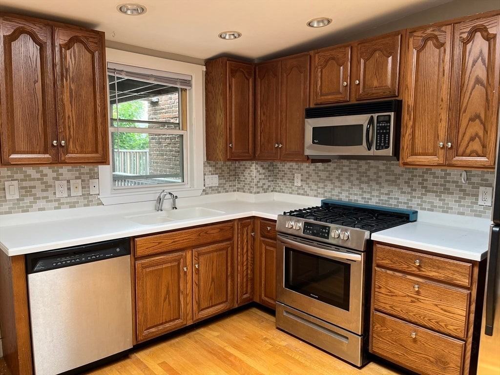137 W 8th St - Photo 2 of 16