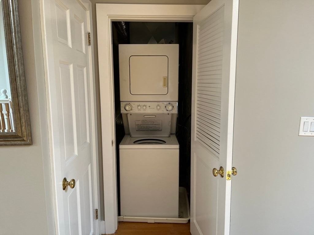 137 W 8th St - Photo 7 of 16