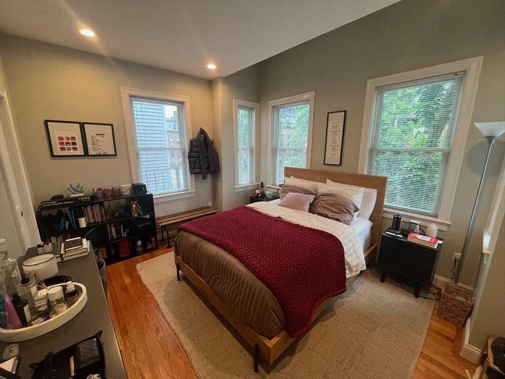 591 E 6th St - Photo 5 of 13