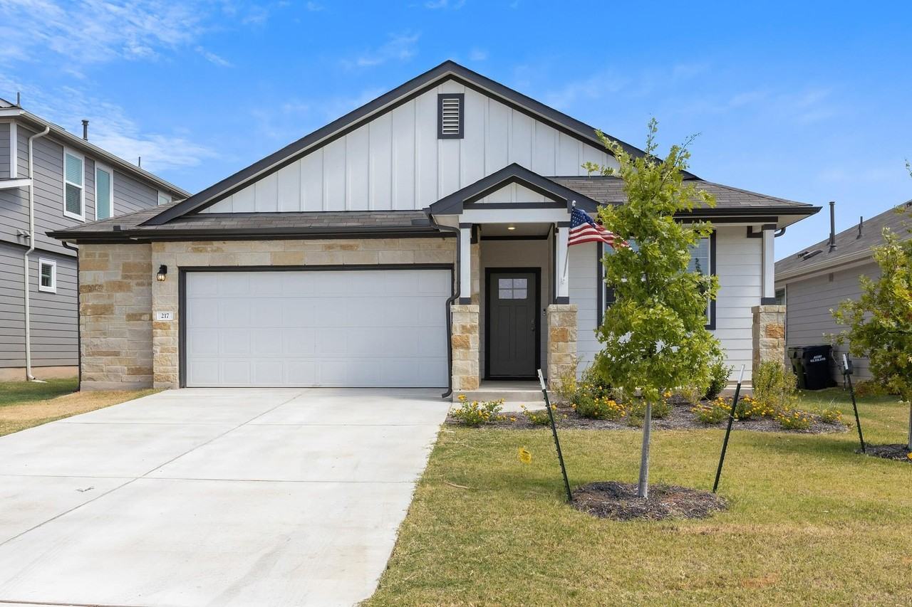 217 Greens Bayou Trl - Photo 3 of 32