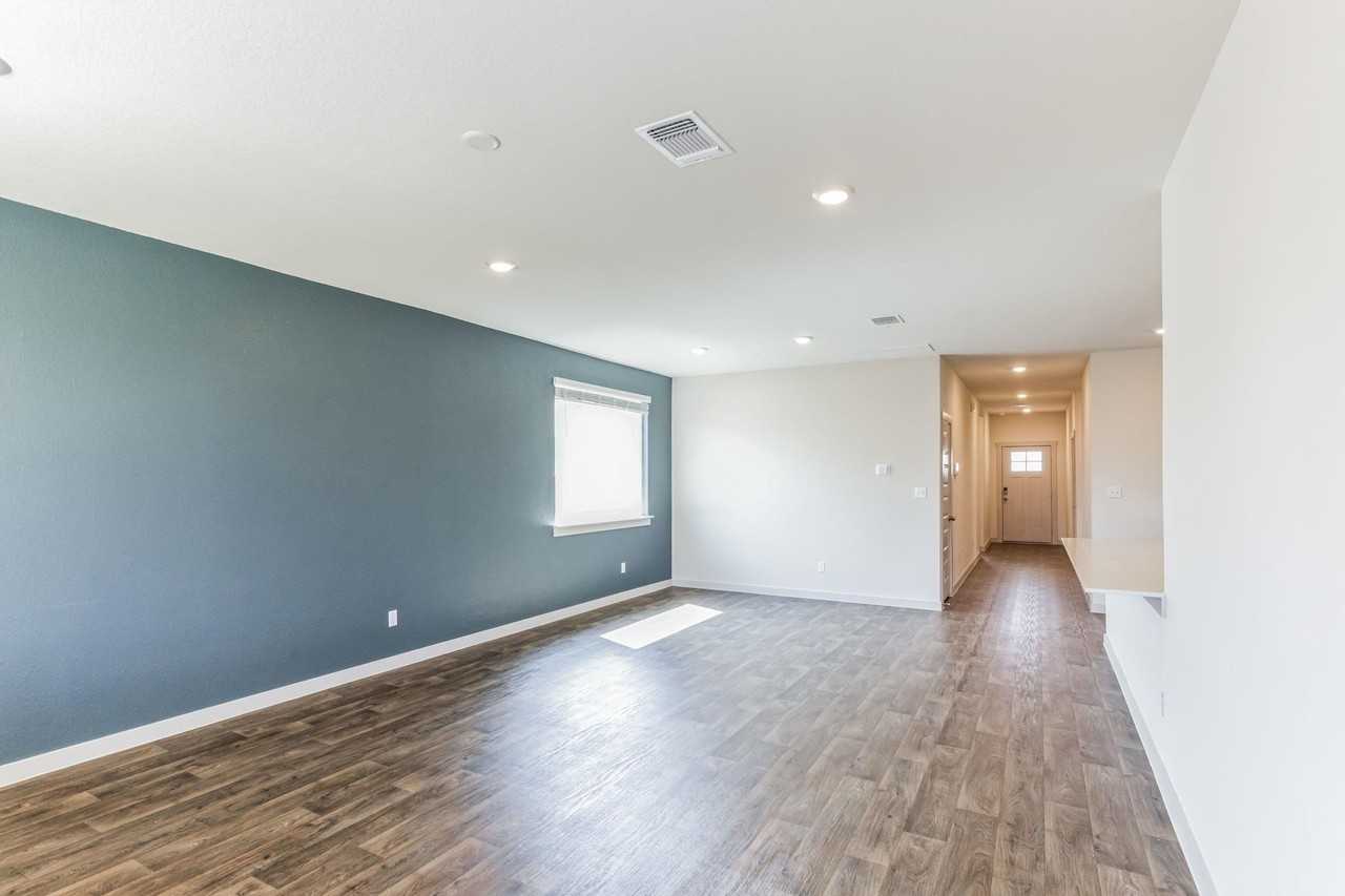 217 Greens Bayou Trl - Photo 5 of 32