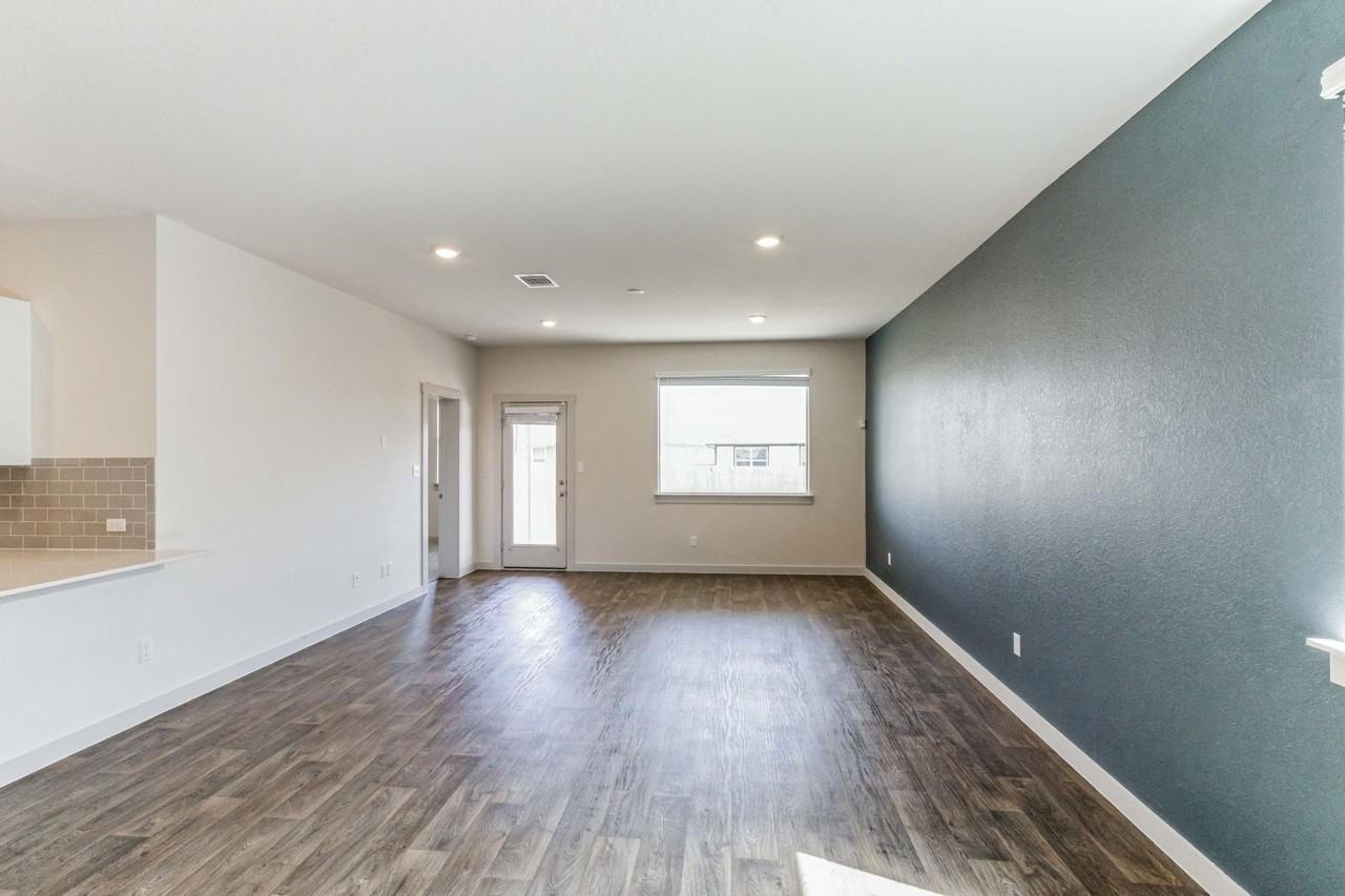 217 Greens Bayou Trl - Photo 6 of 32