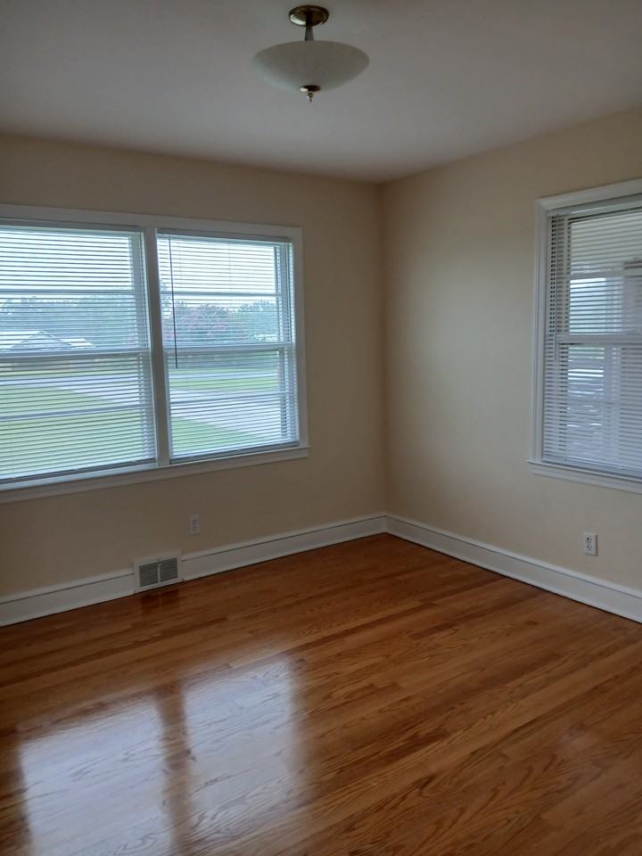 3261 Marion Rd #1 - Photo 6 of 14