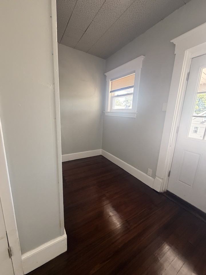 132 Saltonstall Ave #3 - Photo 2 of 8