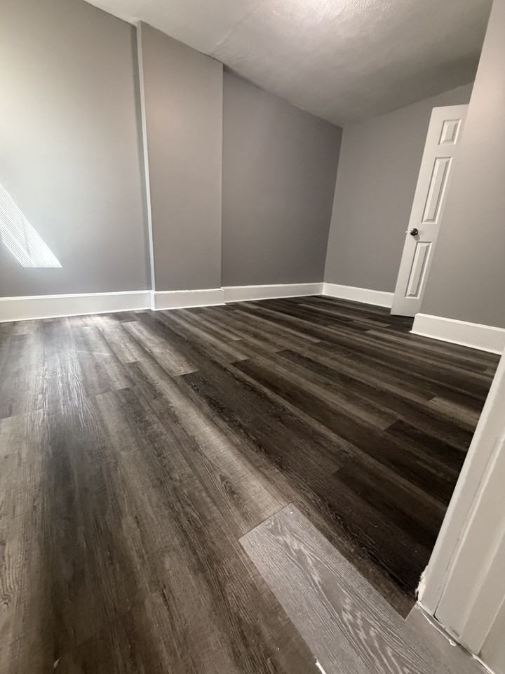 285 Hanover St #1 - Photo 6 of 12
