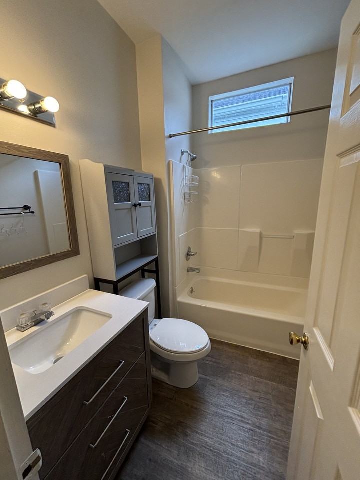 4038 Banks St #4038 - Photo 5 of 9