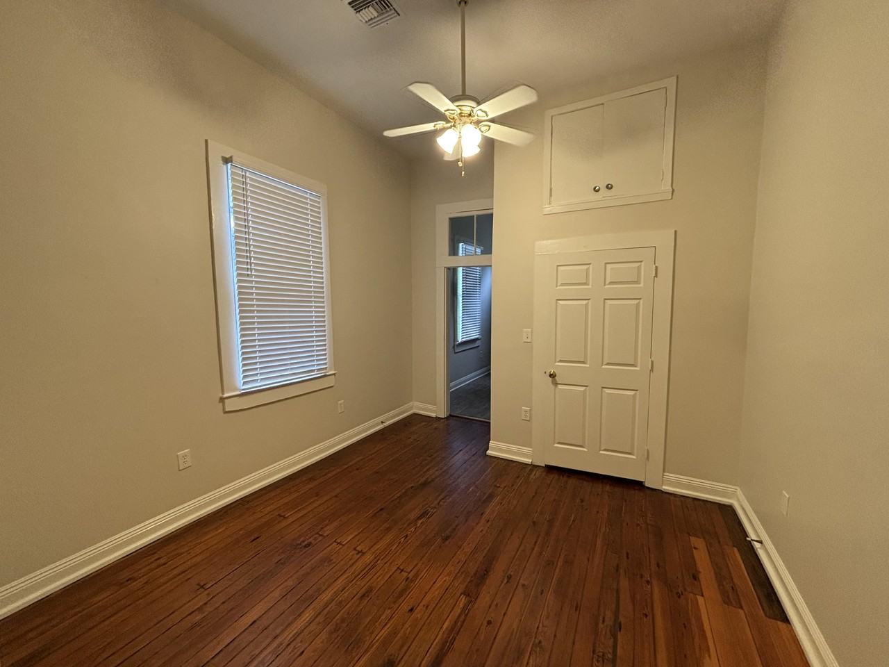 4038 Banks St #4038 - Photo 7 of 9
