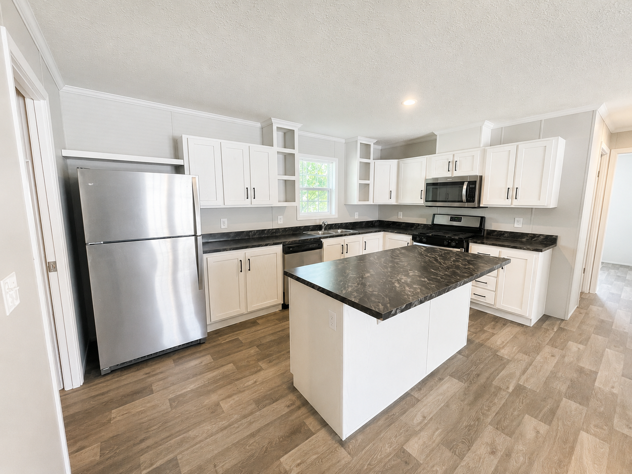 134 Ashley Cir #134 - Photo 2 of 29