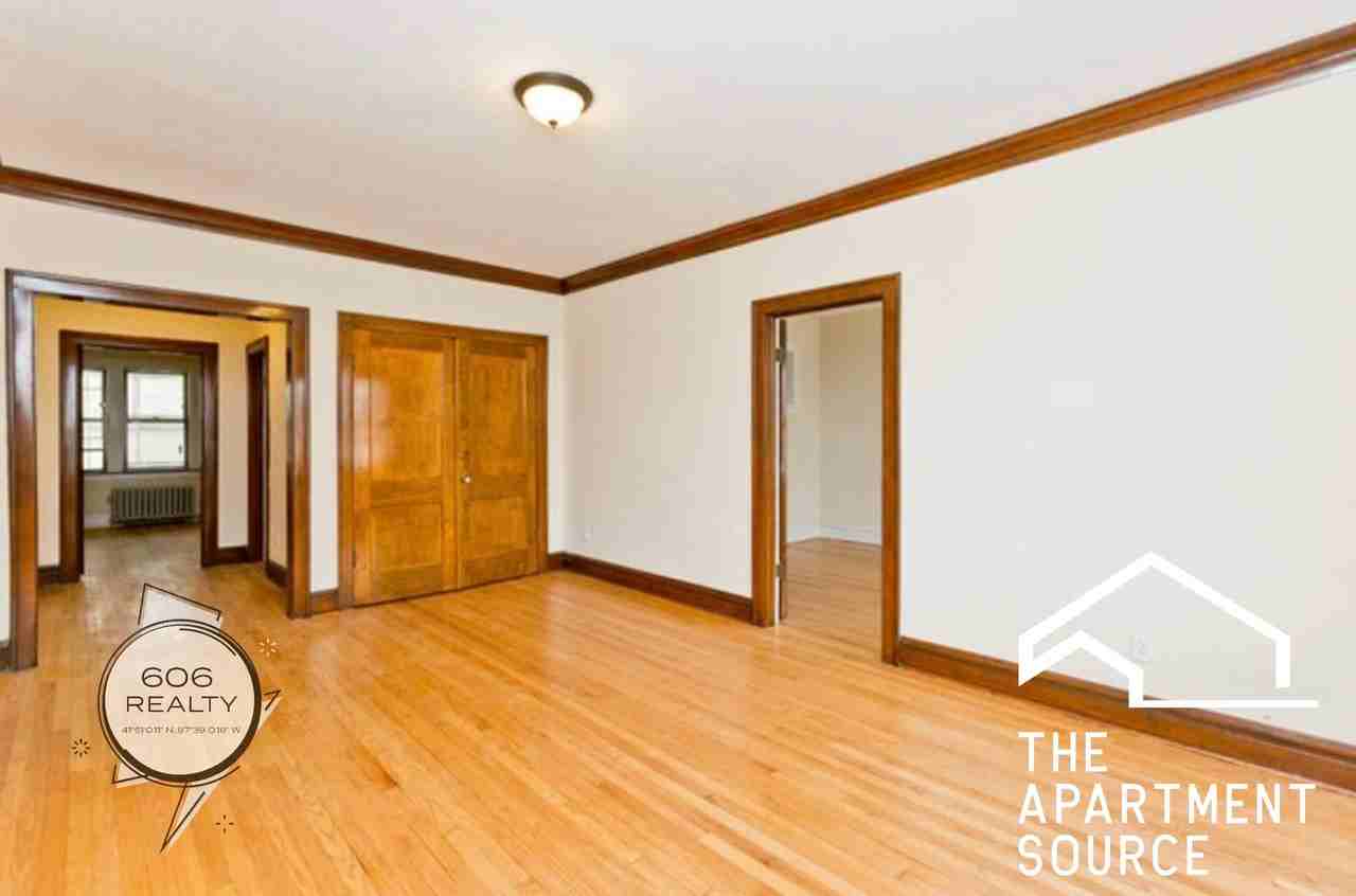 1940 Grove Ave #2N - Photo 7 of 8