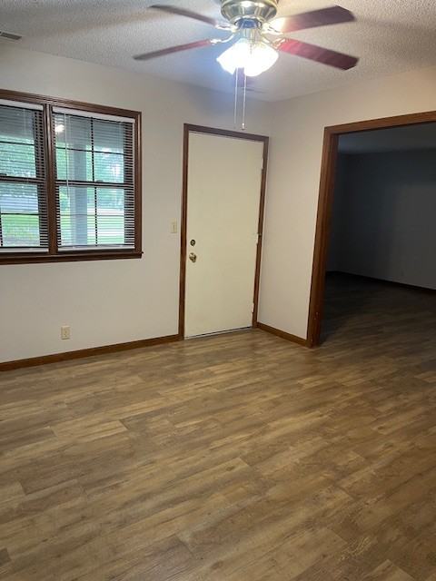 409 W 22nd St #1 - Photo 3 of 11
