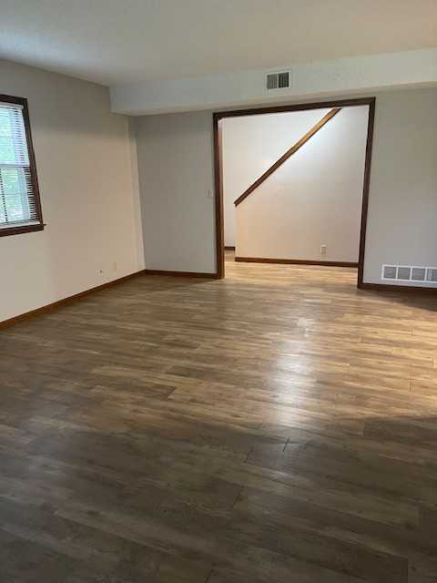 409 W 22nd St #1 - Photo 4 of 11