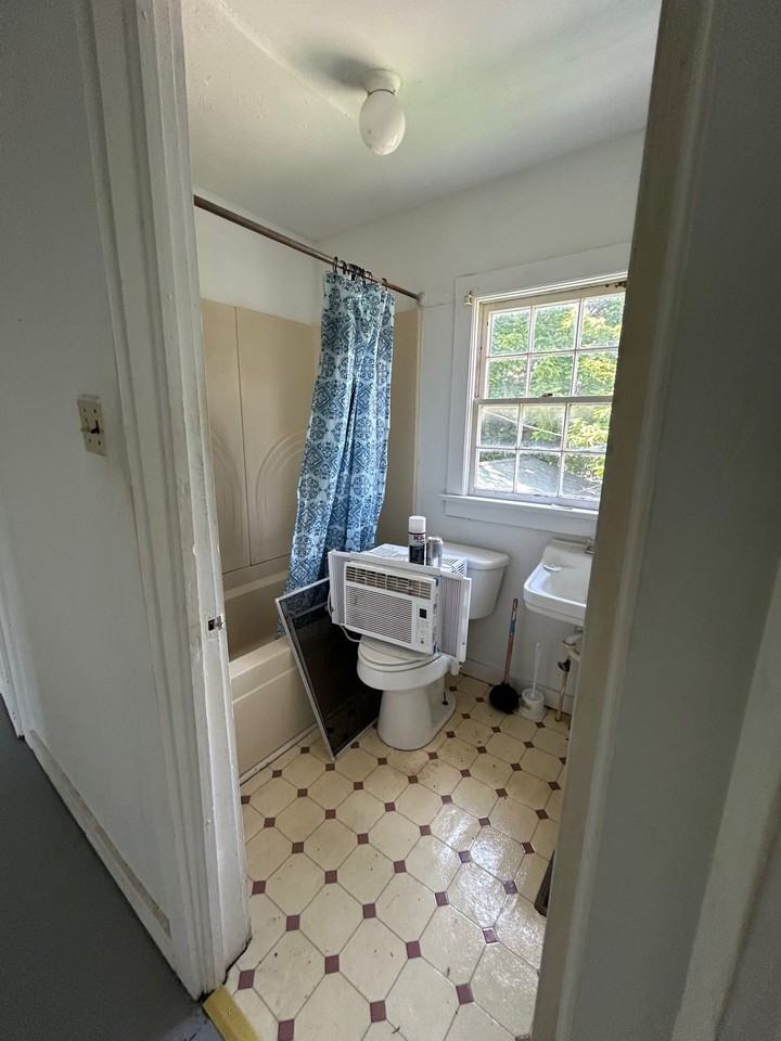 417 W 15th St #1 - Photo 4 of 8