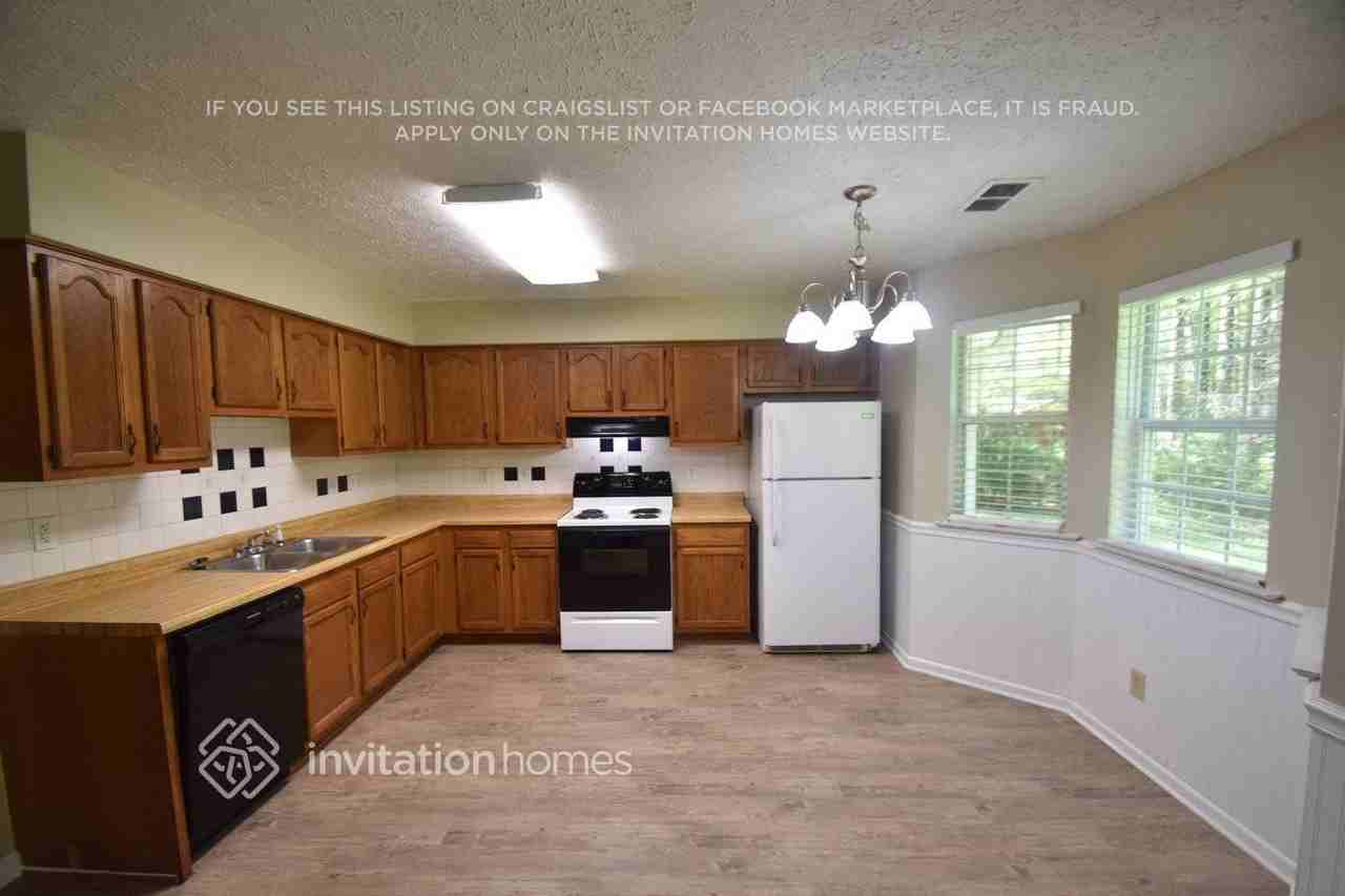 30 Meredith Trce - Photo 5 of 10