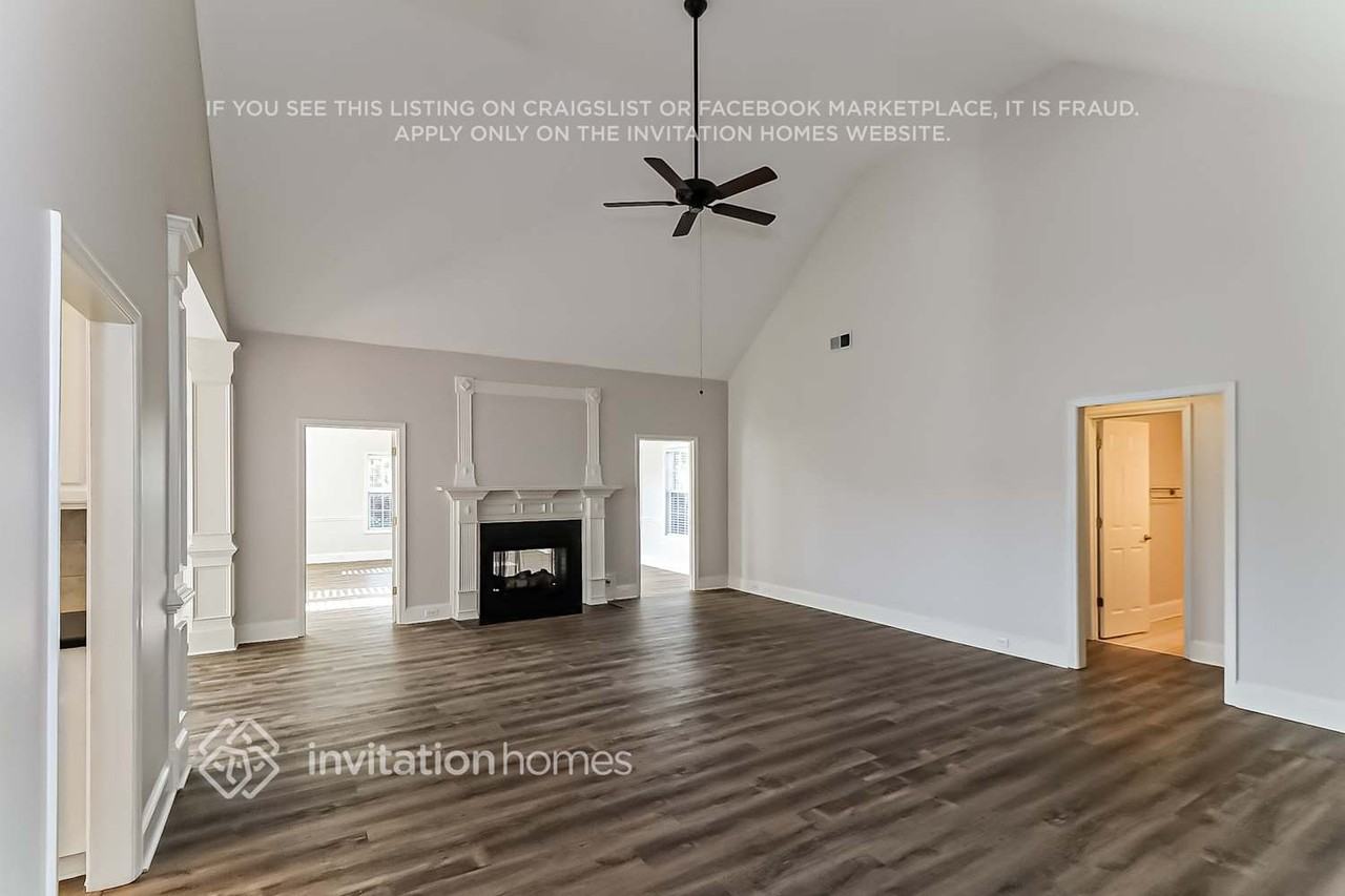 17 Windermere Bnd Nw - Photo 2 of 16